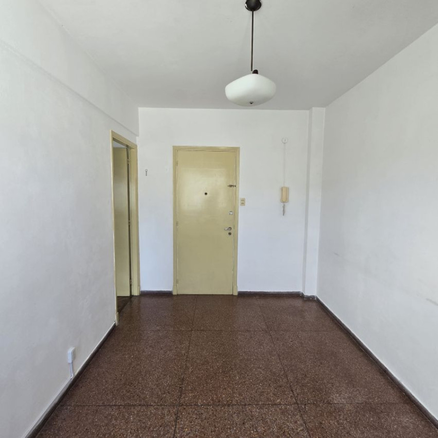 Apartamento ID.166 - Alquiler apartamento Barrio Sur 1 dormitorio con bajos gastos comunes.