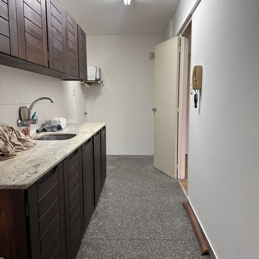 Apartamento ID.221 - Alquiler apartamento, 3 dormitorios y terraza, Centro.