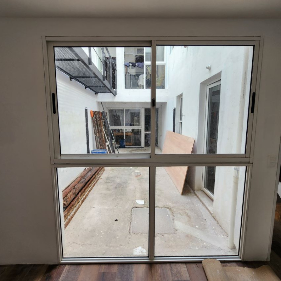 Apartamento ID.179 - Alquiler Apartamento Duplex 2 dormitorio con patio en Barrio Sur con bajos gastos comunes.