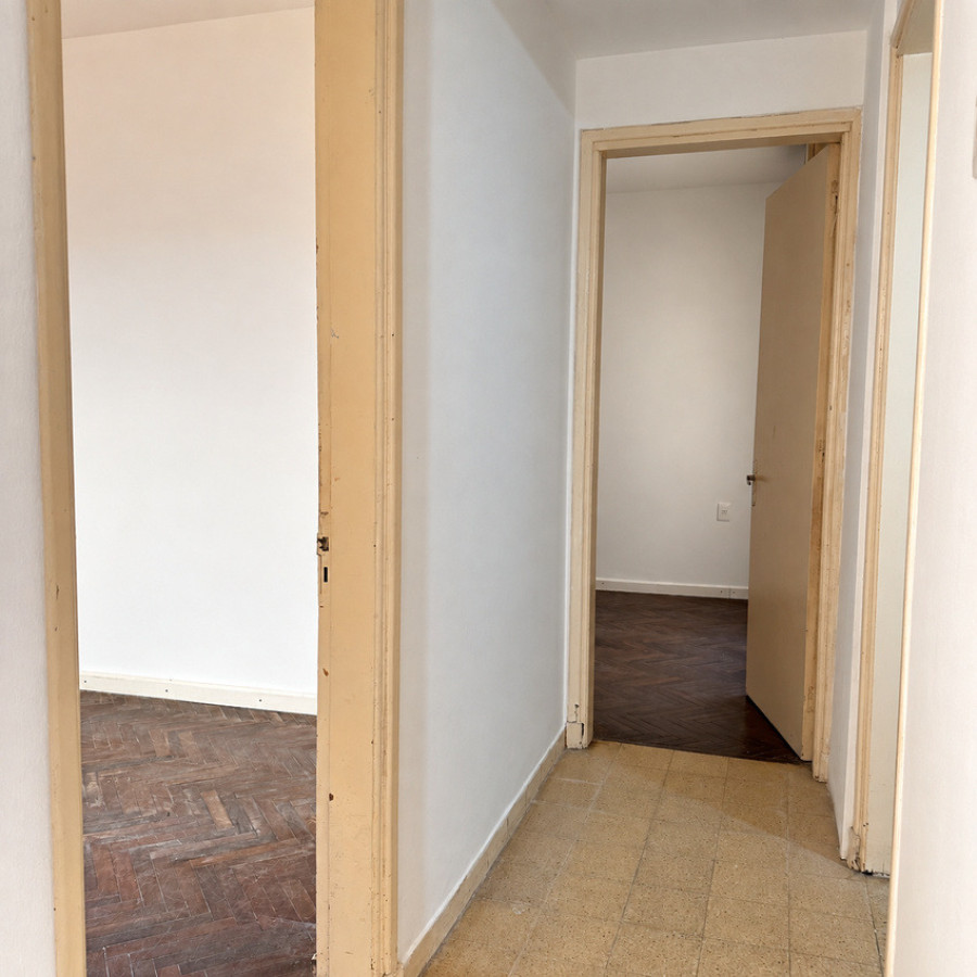 Apartamento ID.237 - Alquiler apartamento, 2 dormitorios y patio, Brazo Oriental.