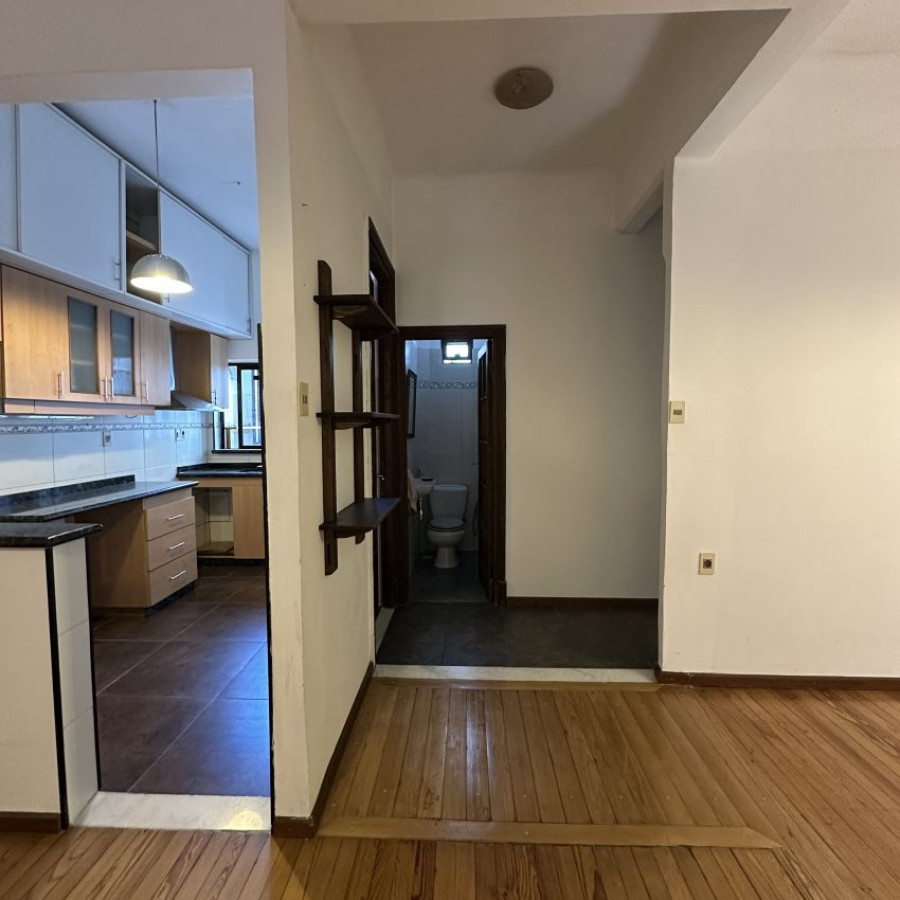 Apartamento ID.51 - Alquiler apartamento en Barrio Sur 2 dormitorios, 2 baños, vestidor y calefacción central.