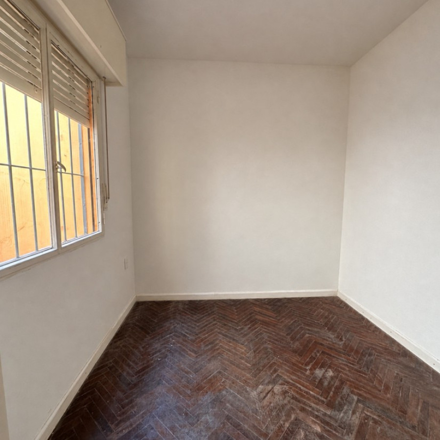 Apartamento ID.237 - Alquiler apartamento, 2 dormitorios y patio, Brazo Oriental.