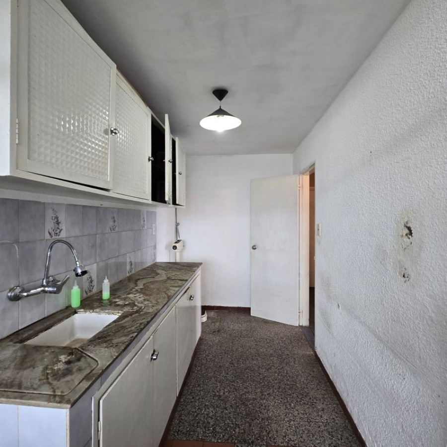 Apartamento ID.232 - Venta apartamento, 3 dormitorios, balcón, terraza y cocina definida, Aguada