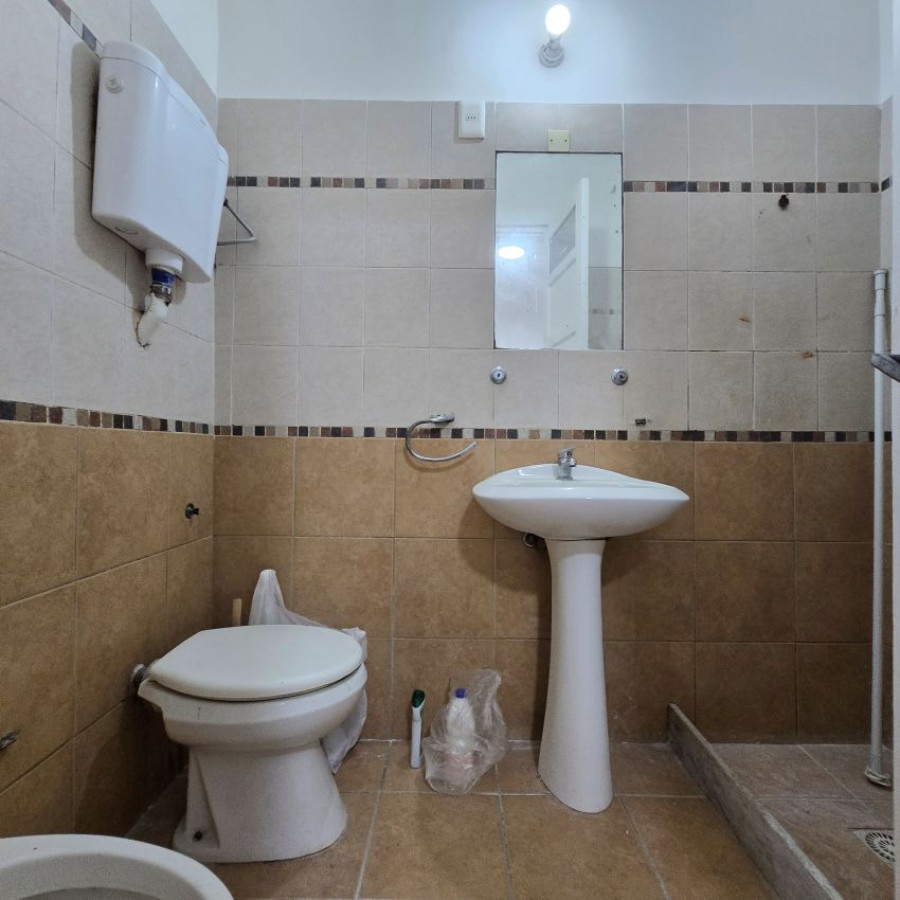 Apartamento ID.153 - Alquiler Apartamento en zona Centro, 3 dormitorios, baño y balcón