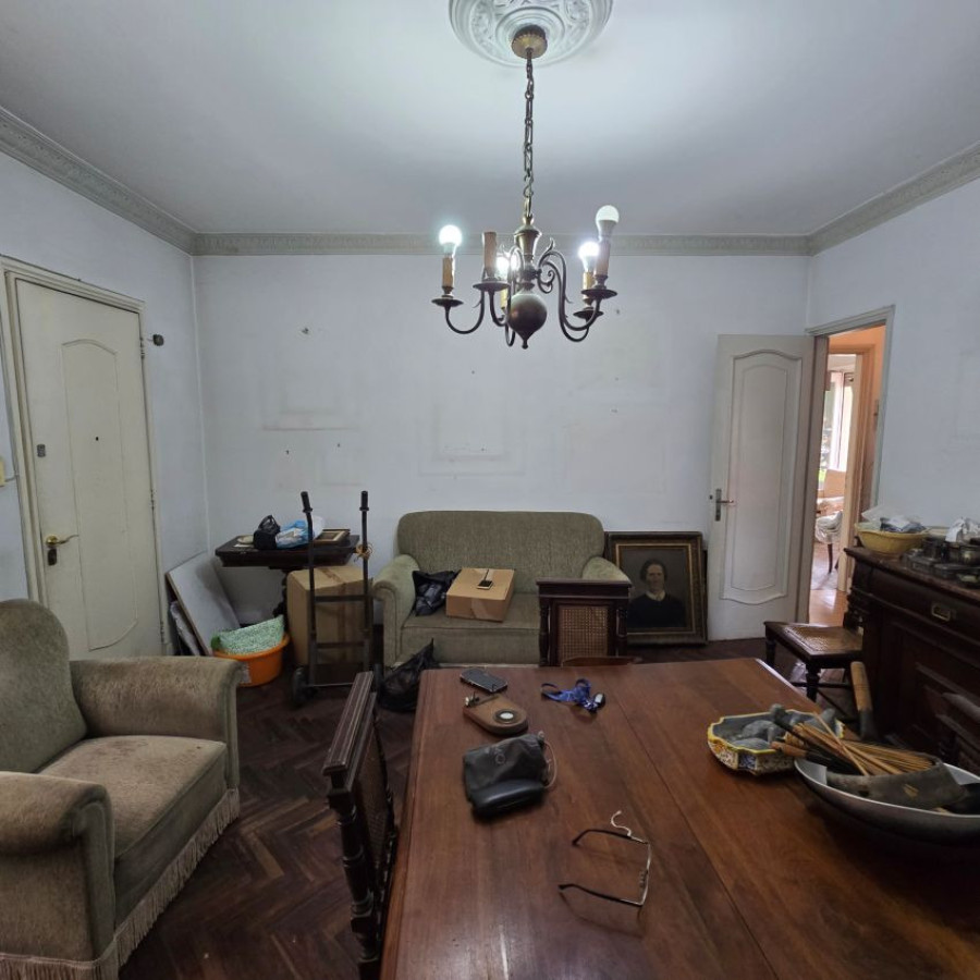 Apartamento ID.128 - Venta apartamento a reciclar Pocitos 3 dormitorios, 2 baños y garaje.