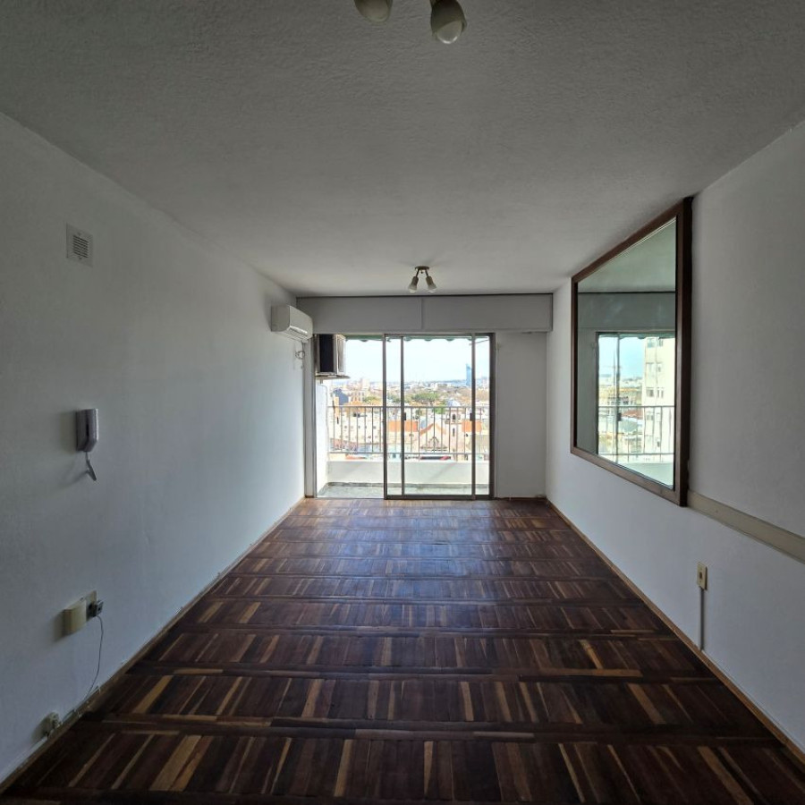 Apartamento ID.190 - Venta apartamento, 1 dormitorio con cochera, Tres Cruces