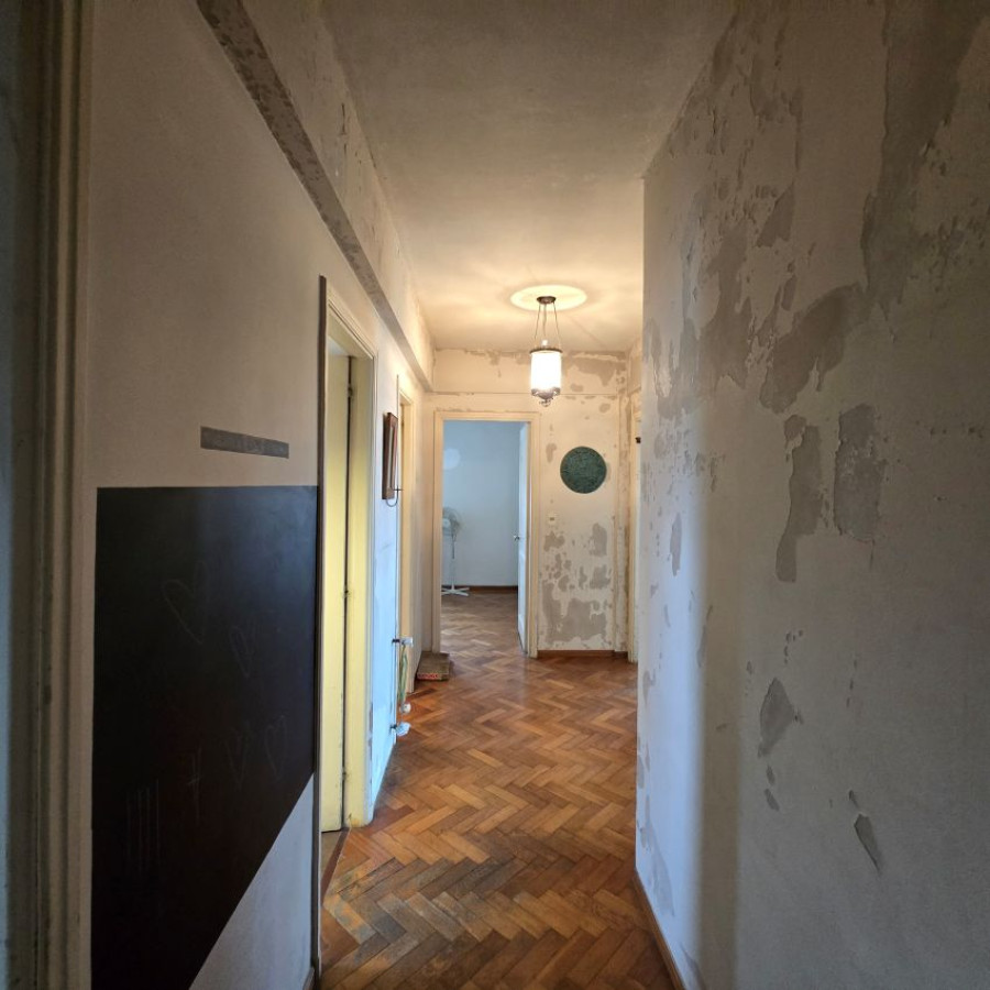 Apartamento ID.79 - Venta apartamento Barrio Sur 3 dormitorios, 2 baños y servicio.