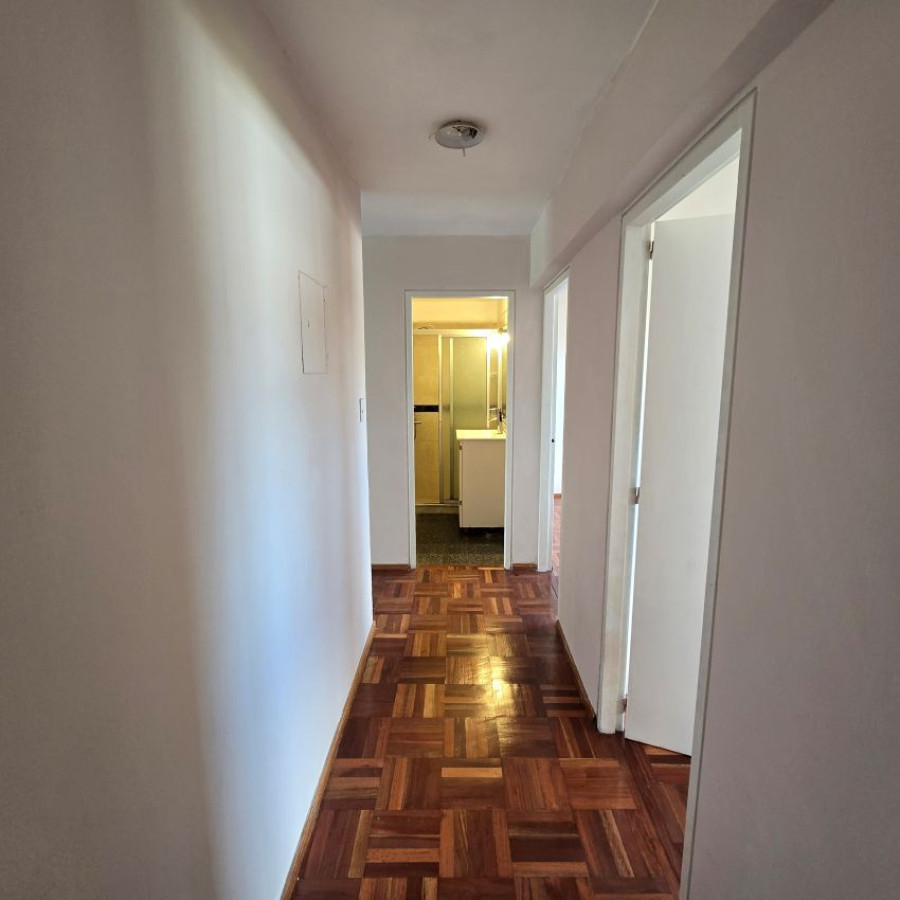 Apartamento ID.161 - Alquiler apartamento en Prado 3 dormitorios, baño, cocina definida y garaje opcional.