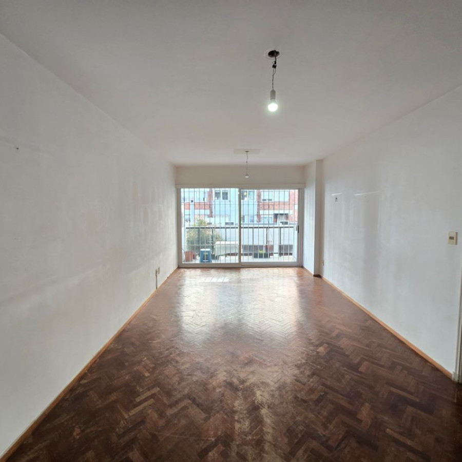 Venta apartamento en Pocitos 3 dormitorios, 2 baños.