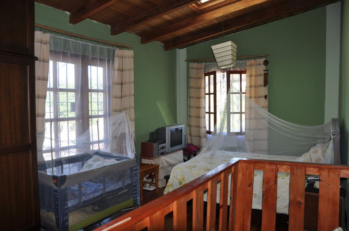 Casa ID.87 - Venta casa Nuevo Paris 2 dormitorios con 2 baños.