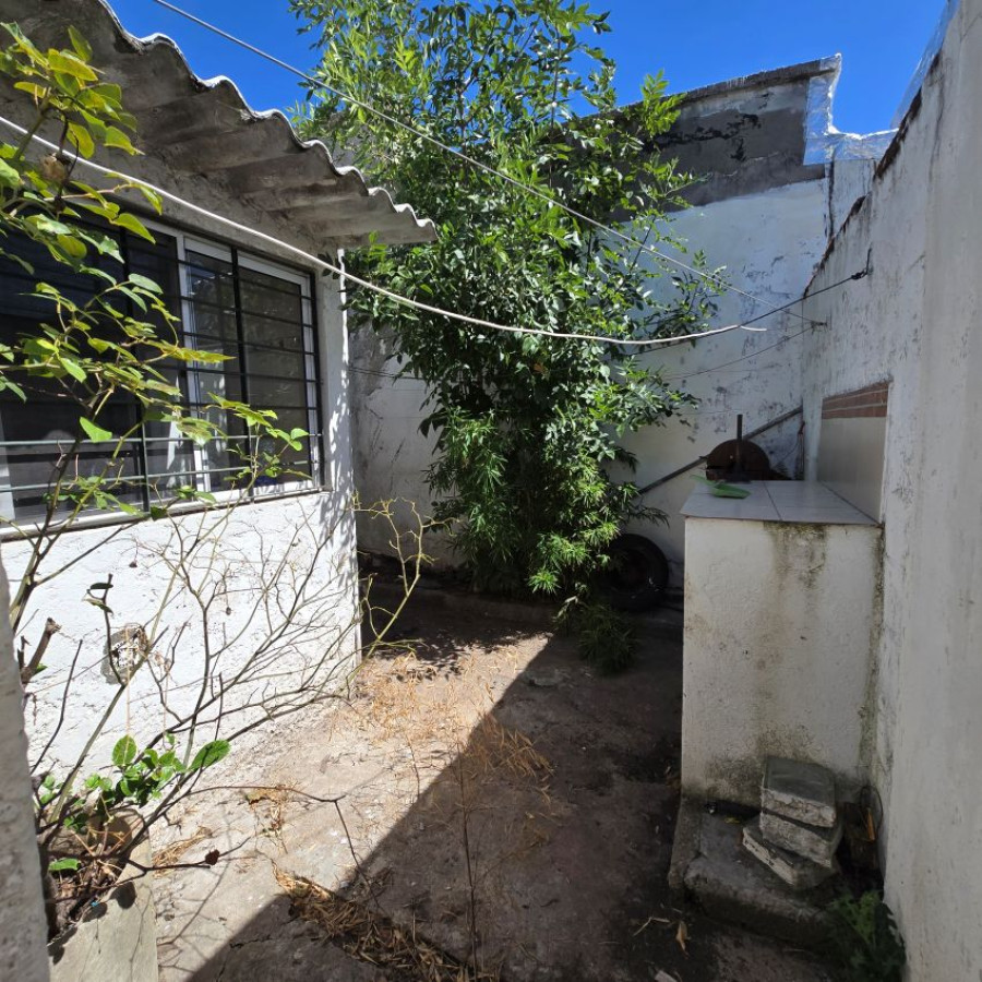 Casa ID.46 - Venta casa en Malvin Norte 1 dormitorio con patio.