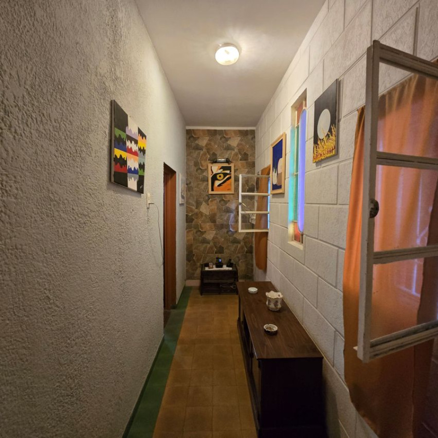 Casa ID.50 - Venta casa La Teja 4 dormitorios, 2 cocinas, 2 baños, patio.