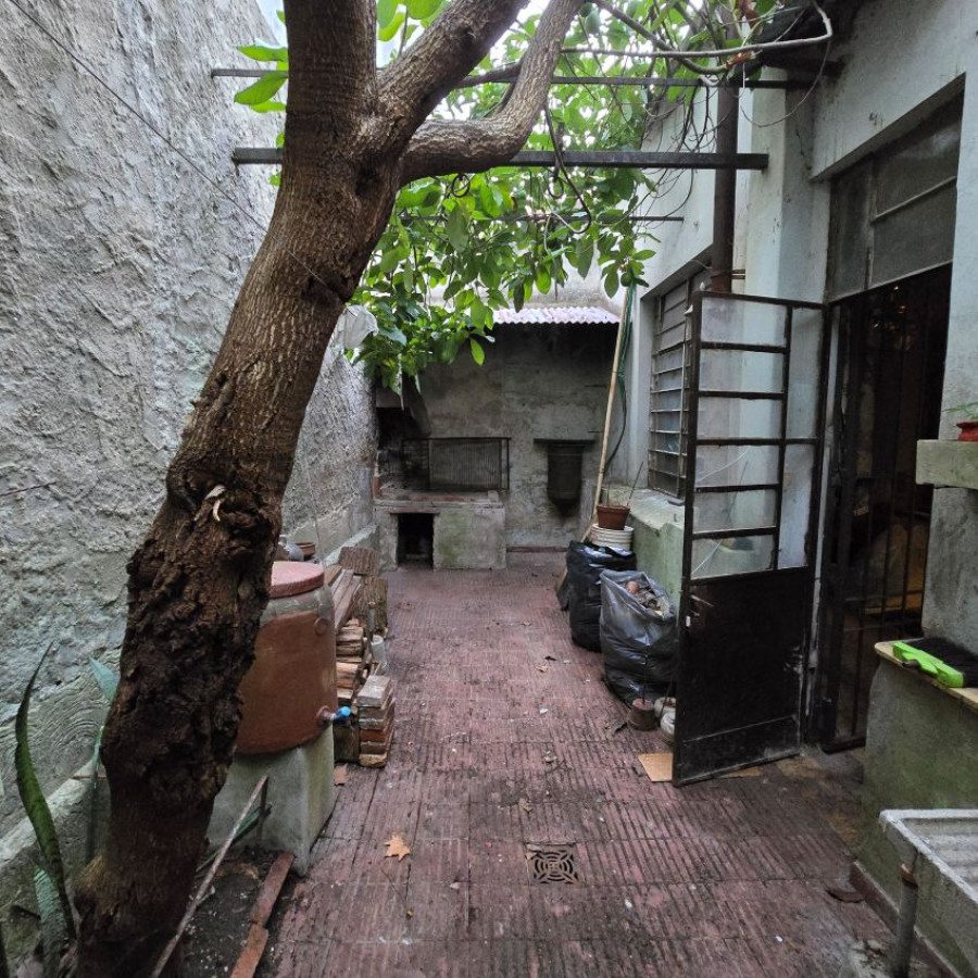 Casa ID.208 - Venta casa a reciclar, 2 dormitorios, 3 baños Pocitos