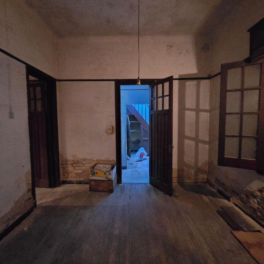 Casa ID.208 - Venta casa a reciclar, 2 dormitorios, 3 baños Pocitos
