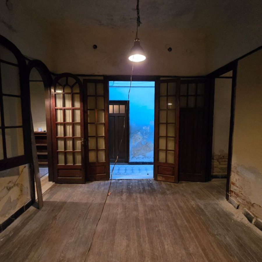 Casa ID.208 - Venta casa a reciclar, 2 dormitorios, 3 baños Pocitos