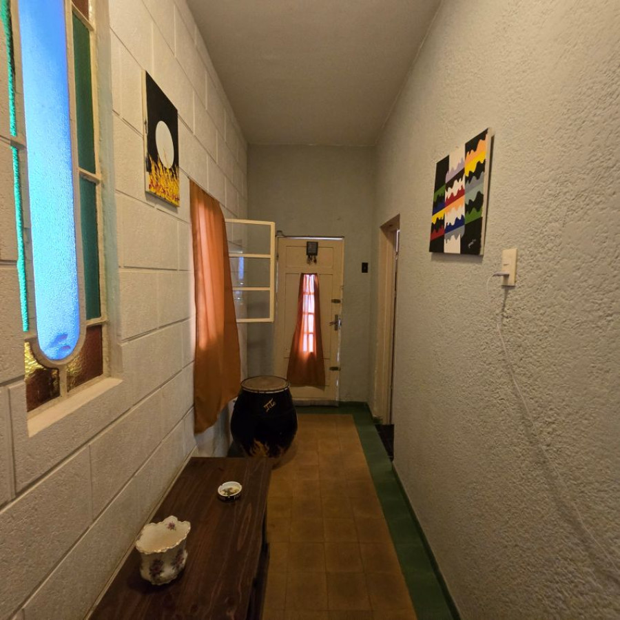 Casa ID.50 - Venta casa La Teja 4 dormitorios, 2 cocinas, 2 baños, patio.