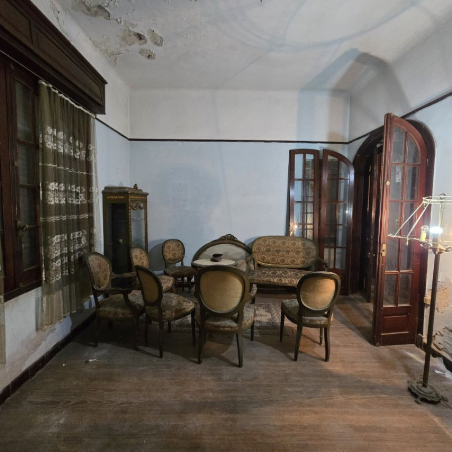Casa ID.208 - Venta casa a reciclar, 2 dormitorios, 3 baños Pocitos