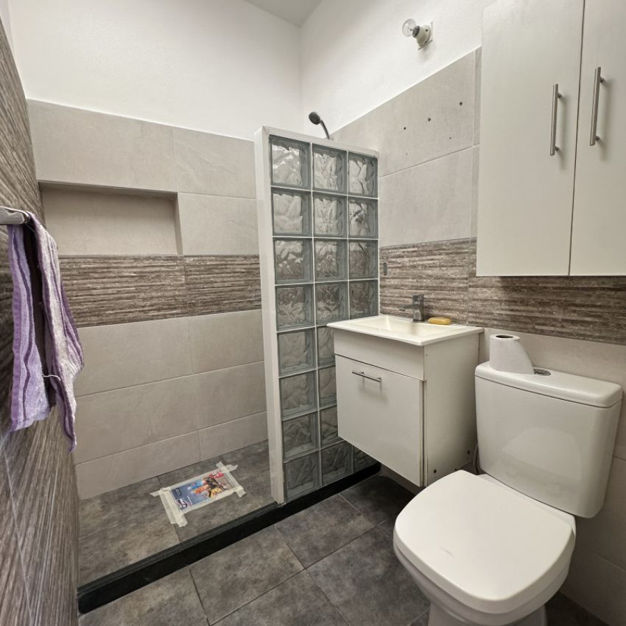 Casa ID.66 - Alquiler casa en Ituzaingó 2 dormitorios con fondo y cochera