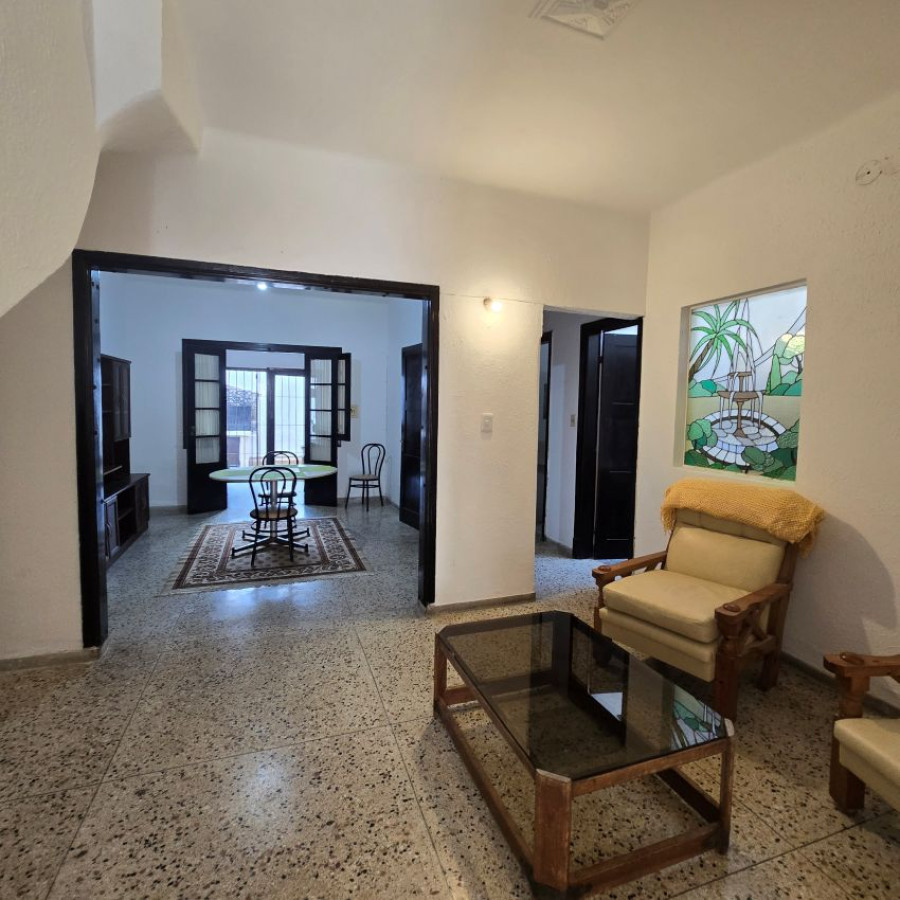 Casa ID.100 - Venta casa Barrio Sur 3 dormitorios y parrillero.