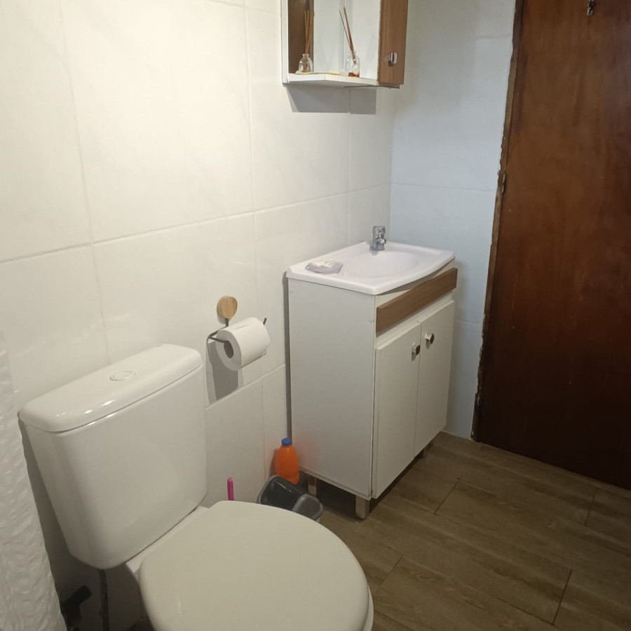Casa ID.87 - Venta casa Nuevo Paris 2 dormitorios con 2 baños.