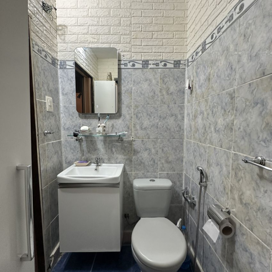 Casa ID.50 - Venta casa La Teja 4 dormitorios, 2 cocinas, 2 baños, patio.