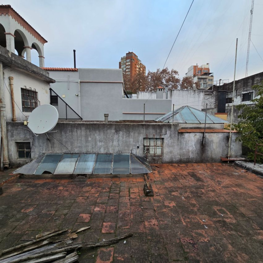 Casa ID.208 - Venta casa a reciclar, 2 dormitorios, 3 baños Pocitos