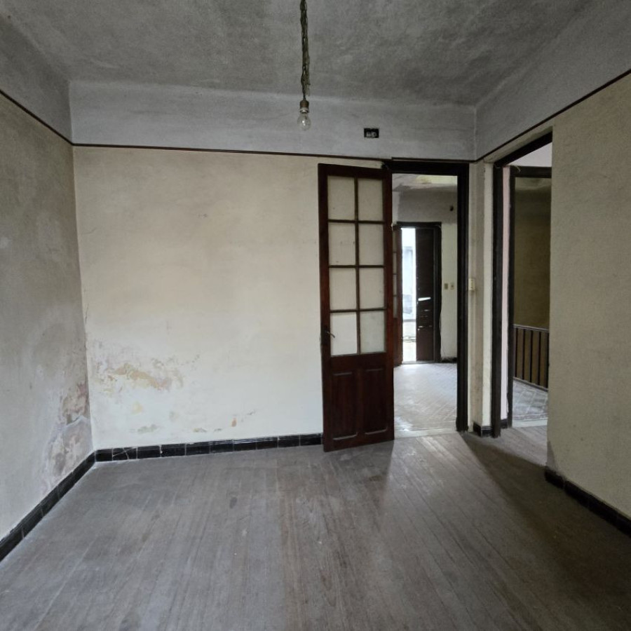 Casa ID.208 - Venta casa a reciclar, 2 dormitorios, 3 baños Pocitos