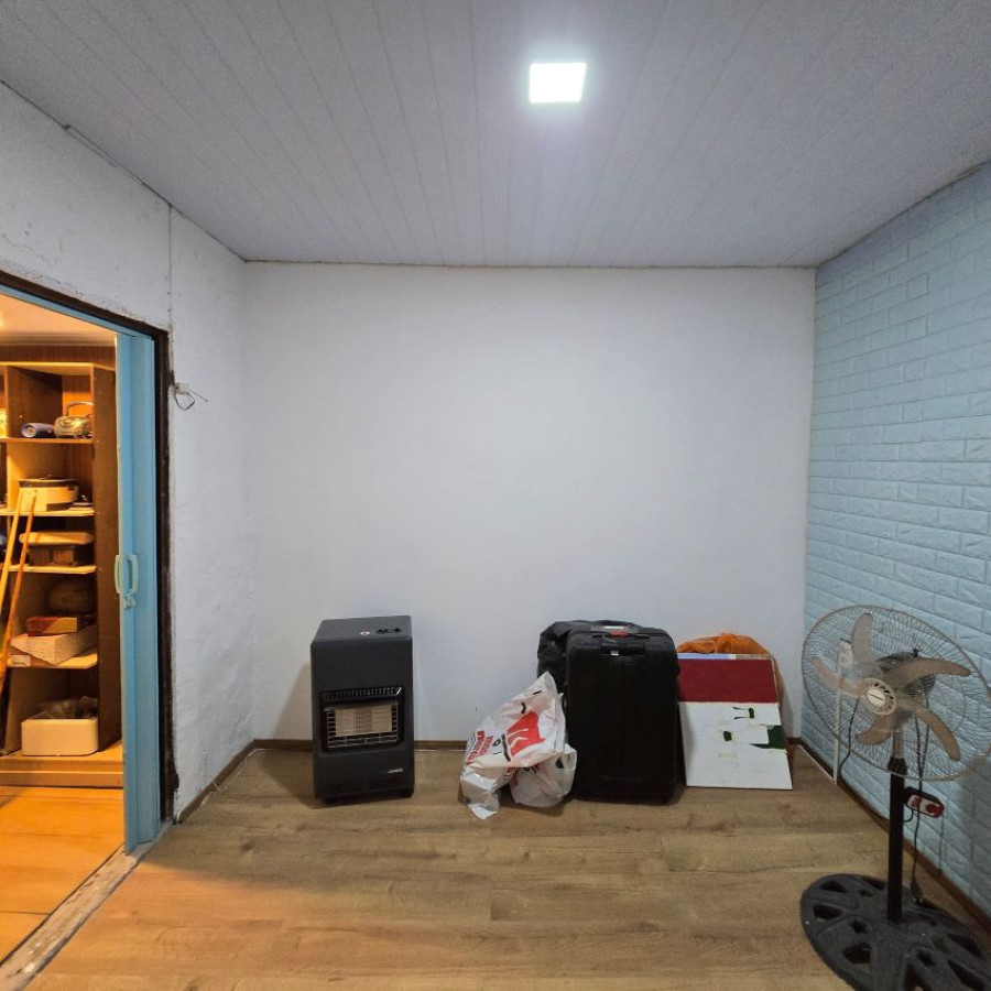 Casa ID.50 - Venta casa La Teja 4 dormitorios, 2 cocinas, 2 baños, patio.