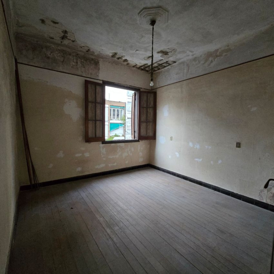 Casa ID.208 - Venta casa a reciclar, 2 dormitorios, 3 baños Pocitos