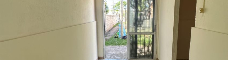 Venta casa en Malvin Norte 1 dormitorio con patio.