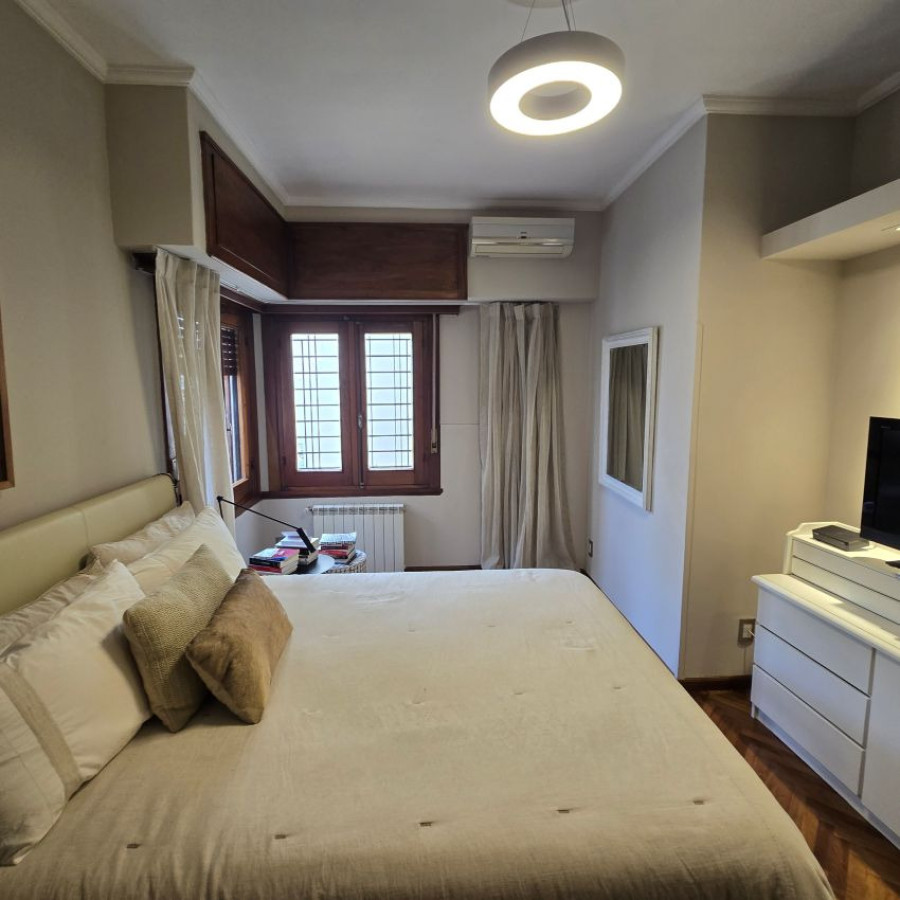 Casa ID.173 - Alquiler casa en Punta Carretas 3 a 4 dormitorios, 4 baños, garaje y barbacoa.