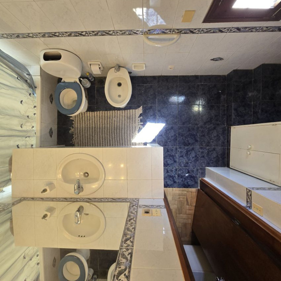 Casa ID.163 - Venta casa Parque Batlle a reciclar 3 dormitorios, 3 baños, fondo, garaje.