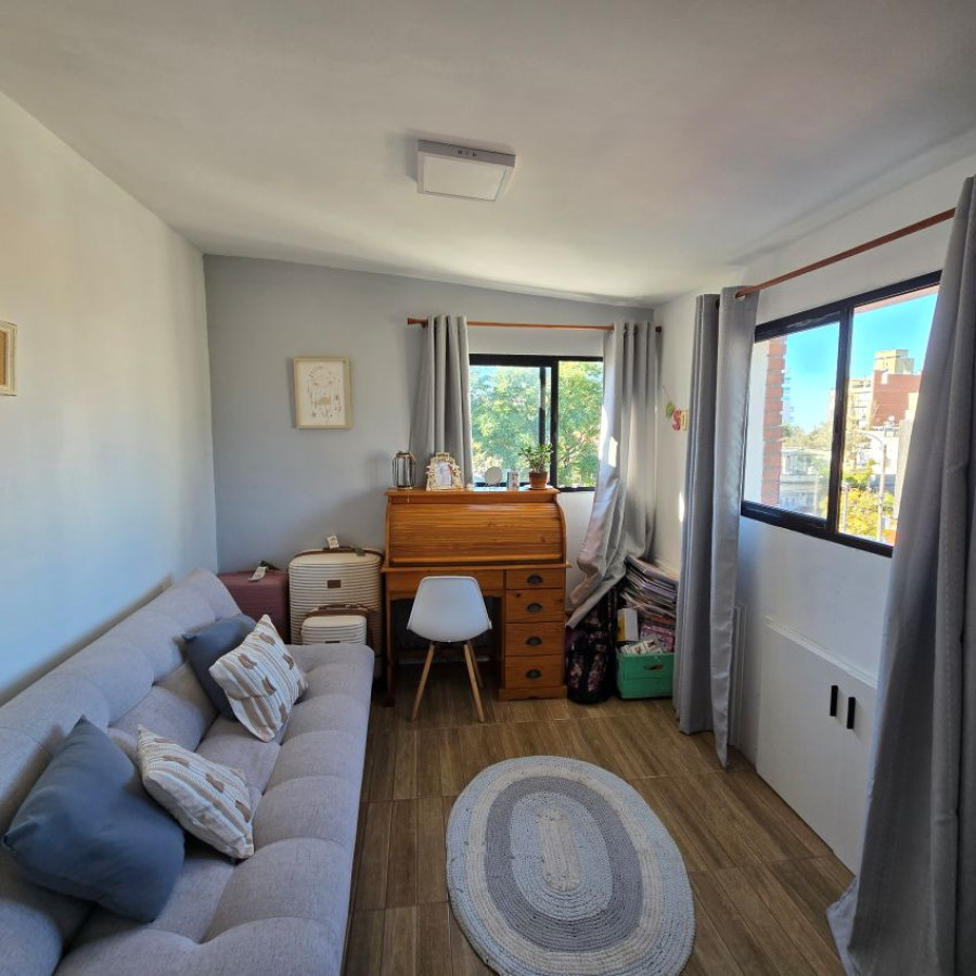 Casa ID.181 - Venta casa Malvin 2 dormitorios con barbacoa y garaje.