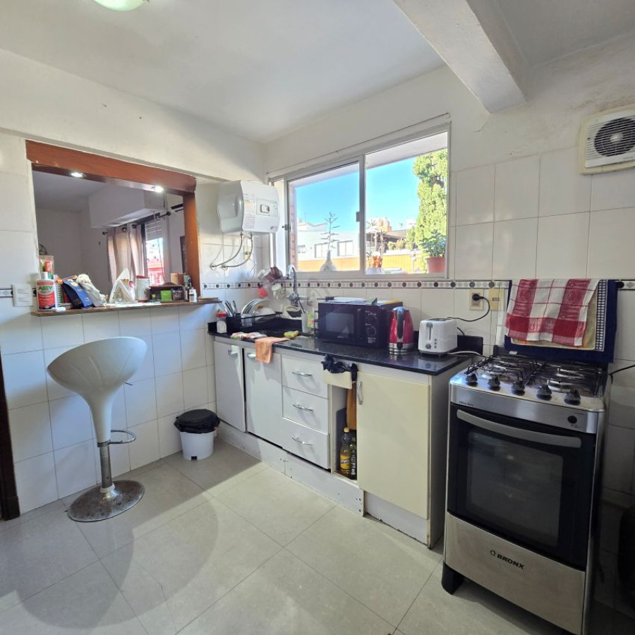 Casa ID.181 - Venta casa Malvin 2 dormitorios con barbacoa y garaje.