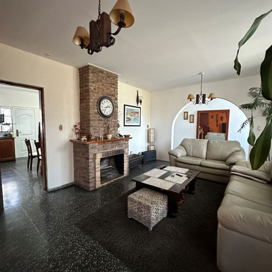 Casa ID.12 - Venta Casa Con Taller En La Unión Ideal Empresa, Familia O Para Proyecto Inmobiliario.
