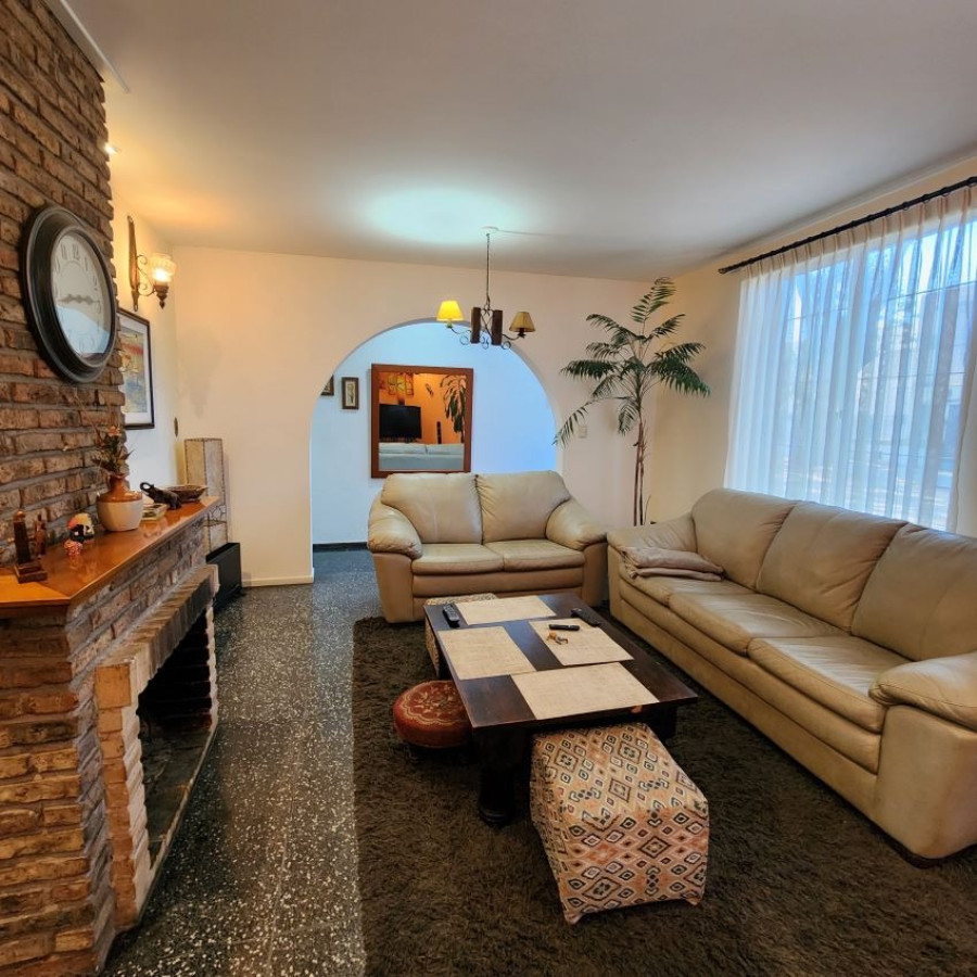 Casa ID.12 - Venta Casa Con Taller En La Unión Ideal Empresa, Familia O Para Proyecto Inmobiliario.