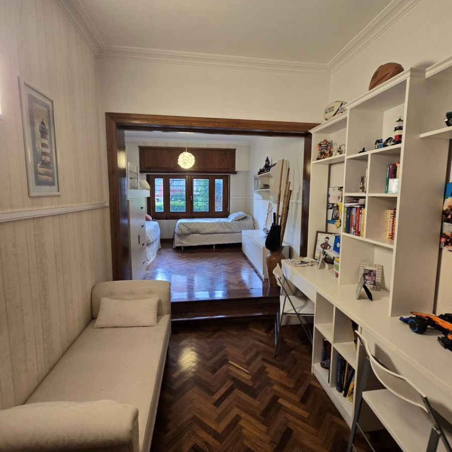 Casa ID.173 - Alquiler casa en Punta Carretas 3 a 4 dormitorios, 4 baños, garaje y barbacoa.