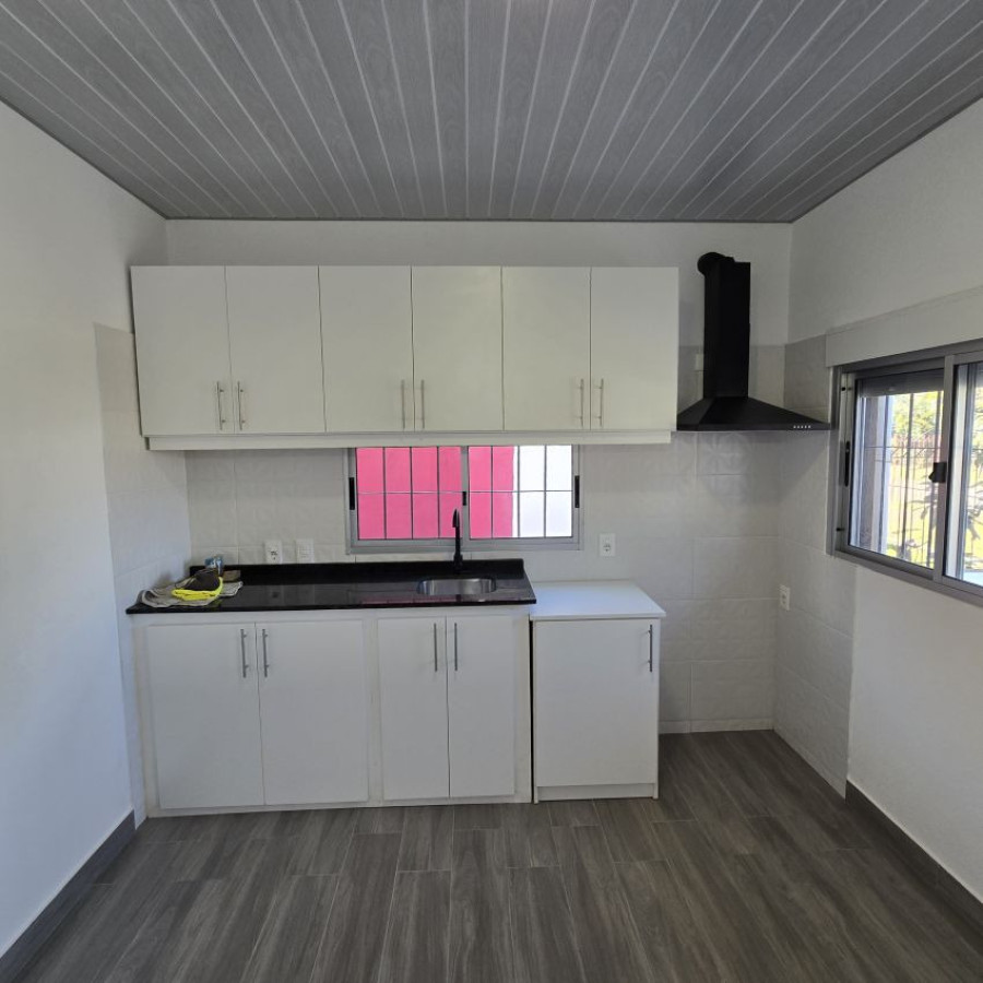 Casa ID.213 - Alquiler casa 1 dormitorio, cochera con patio a estrenar, Ciudad de la Costa, Canelones.