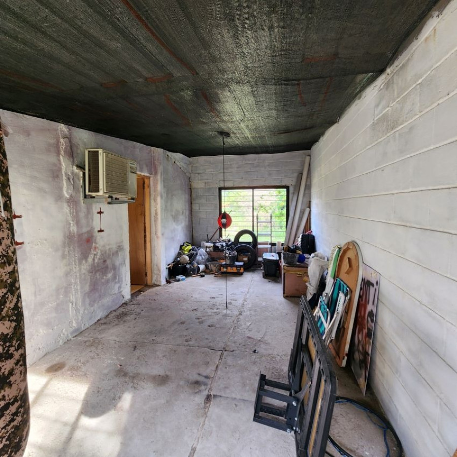Casa ID.28 - Venta Casa Ciudad De La Costa 1 Dormitorio, Cochera Y Terreno De 900 Mts2