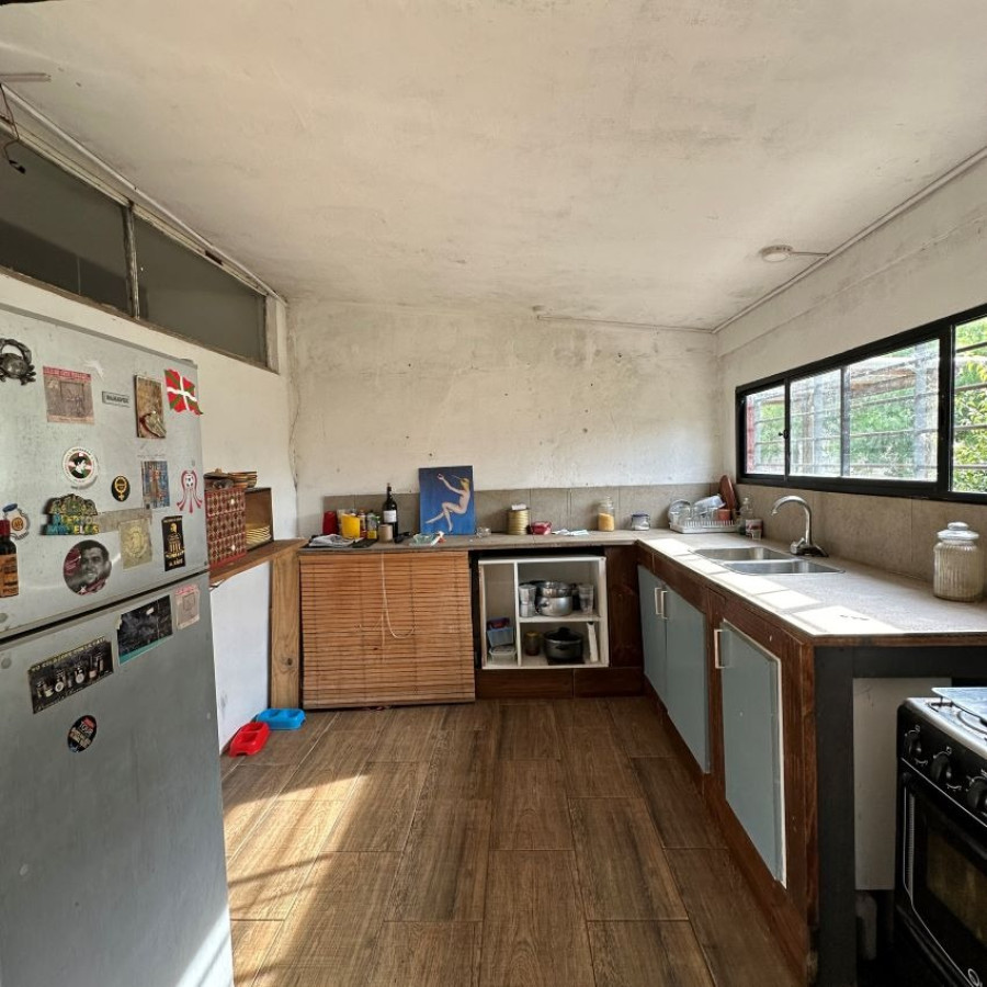 Casa ID.28 - Venta Casa Ciudad De La Costa 1 Dormitorio, Cochera Y Terreno De 900 Mts2