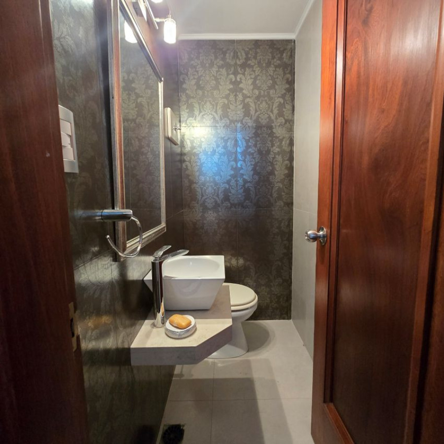 Casa ID.173 - Alquiler casa en Punta Carretas 3 a 4 dormitorios, 4 baños, garaje y barbacoa.