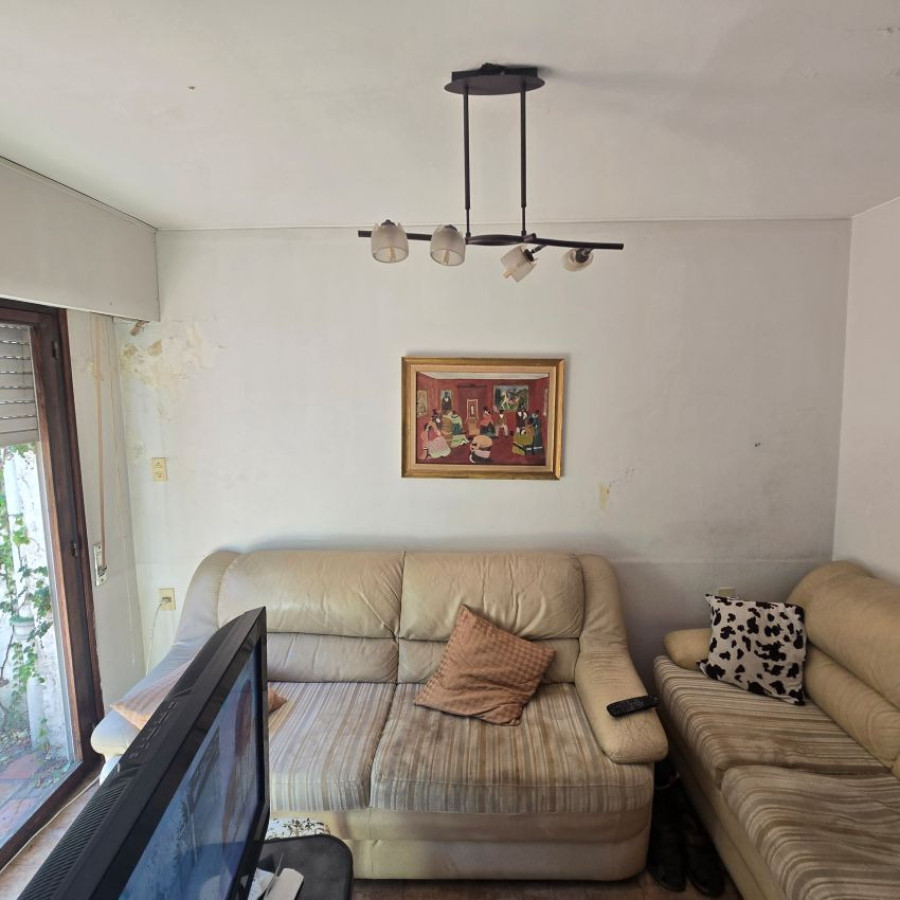 Casa ID.163 - Venta casa Parque Batlle a reciclar 3 dormitorios, 3 baños, fondo, garaje.