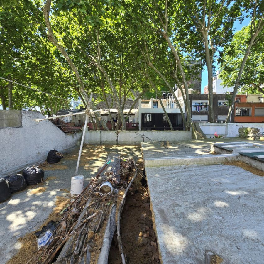 Casa ID.115 - Venta casa en Parque Rodó 2 dormitorios, sótano y azotea.