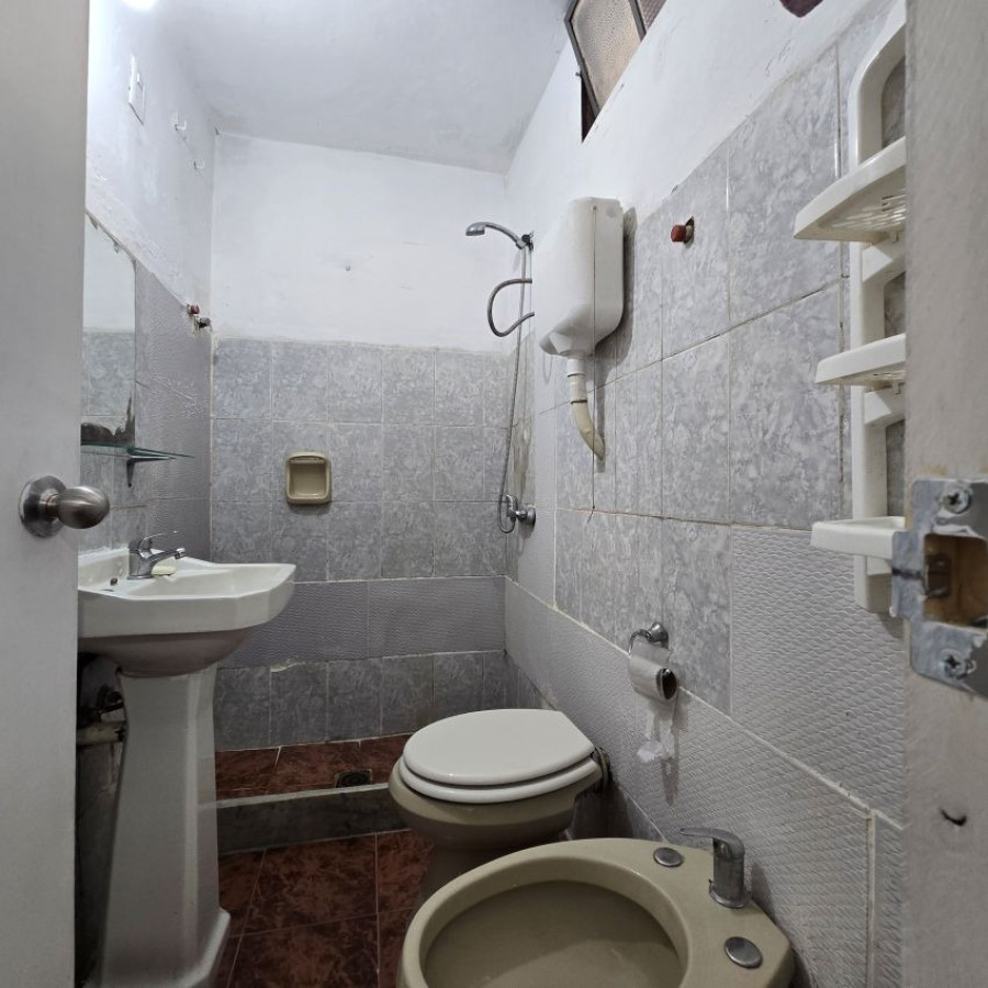 Casa ID.134 - Alquiler casa en Perez Castellano 2 dormitorios y azotea de uso exclusivo.