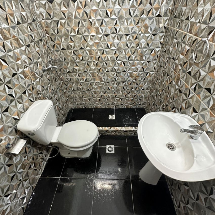 Casa ID.180 - Alquiler Casa con cochera y patio, 1 dormitorio Cerrito de la Victoria.