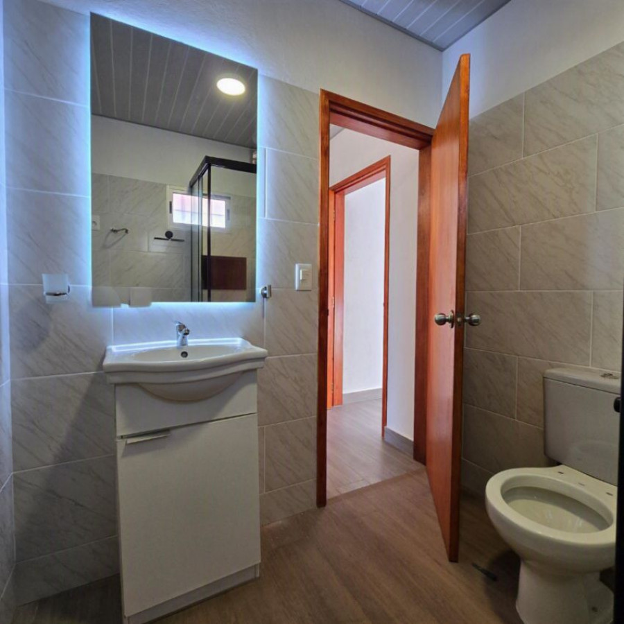 Casa ID.213 - Alquiler casa 1 dormitorio, cochera con patio a estrenar, Ciudad de la Costa, Canelones.