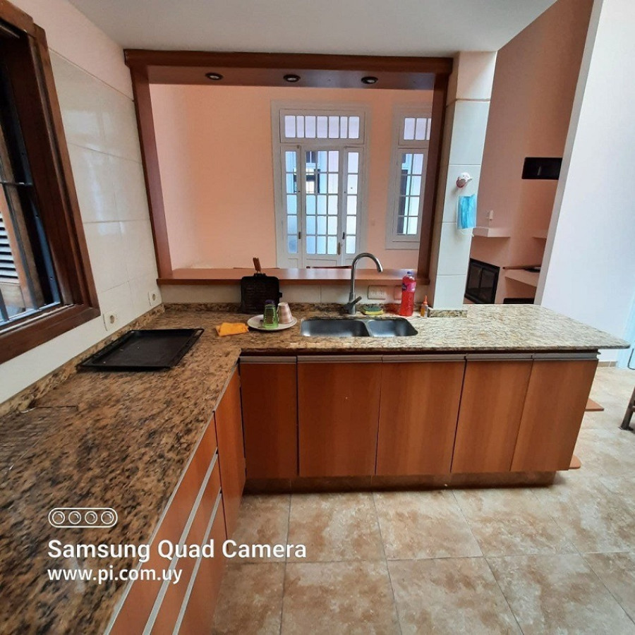 Casa ID.38 - Venta Casa De Altos En El Centro De 3 O 4 Dormitorios