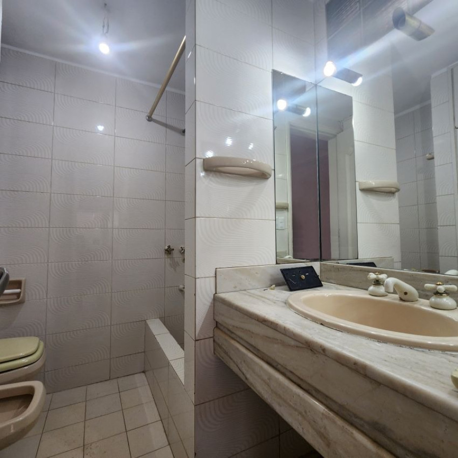 Casa ID.3 - Alquiler Casa En Carrasco 3 Dormitorios Y Servicios Completo.