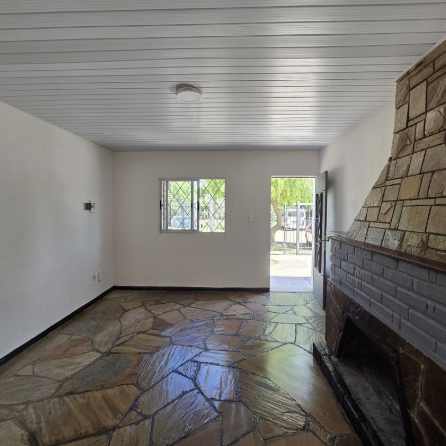 Casa ID.165 - Alquiler casa Paso Carrasco Ciudad de la Costa Canelones 3 dormitorios, cochera y patio.