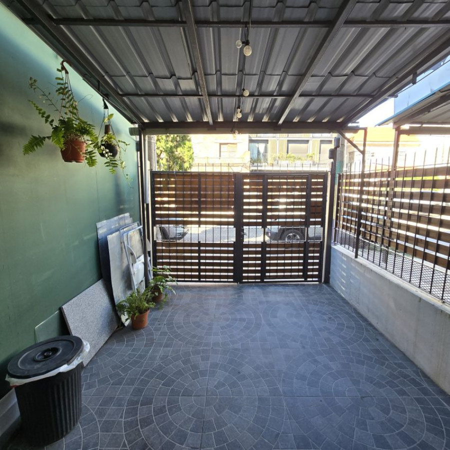 Casa ID.181 - Venta casa Malvin 2 dormitorios con barbacoa y garaje.